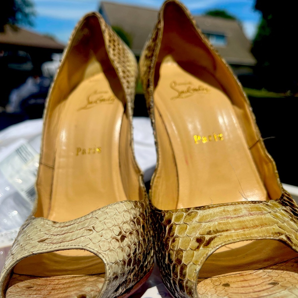 Christian Louboutin Beige/White Opaco Python Altadama Peep Toe Platform Pumps